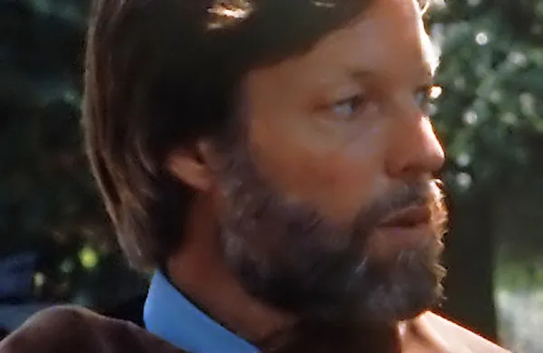 Richard Chamberlain je srca gledalcev  osvojil predvsem z naslovno vlogo v priljubljeni zdravniški seriji Dr. Kildare ter vlogo 
privlačnega duhovnika Ralpha De Bricassarta v seriji Pesem ptic 
trnovk.