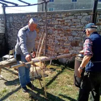Pohodniki po poteh miru na Krasu