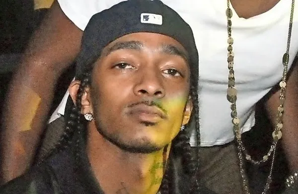 V Los Angelesu so v nedeljo popoldan ubili 33-letnega ameriškega 
raperja in nominiranca za grammyja Nipseyja Hussla.