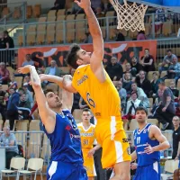 Prepričljivo slavje tigrov v uvodni tekmi finala lige ABA 2