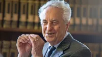 Sergio Tavano, zgodovinar