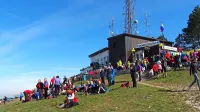 Slavnik, ki mu  radi rečejo kar istrski Triglav, je s Tumovo kočo, ki 
so jo postavili leta 1957, priljubljena planinska postojanka istrskih 
planincev.  