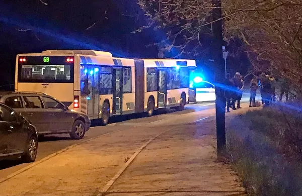 V četrtek zvečer  so voznik in sedem potnikov na  avtobusu LPP, na mestni liniji  6B, preživljali dramatične trenutke.  