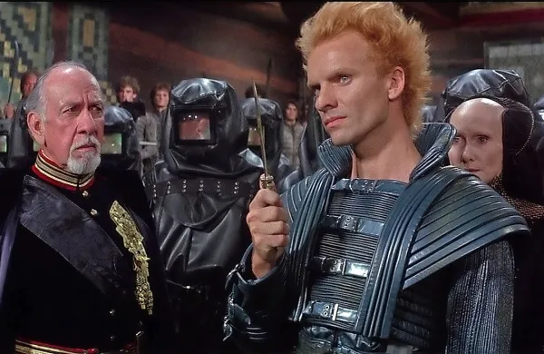V Peščenem planetu (Dune, 1984)  Davida Lyncha igra tudi Sting.  