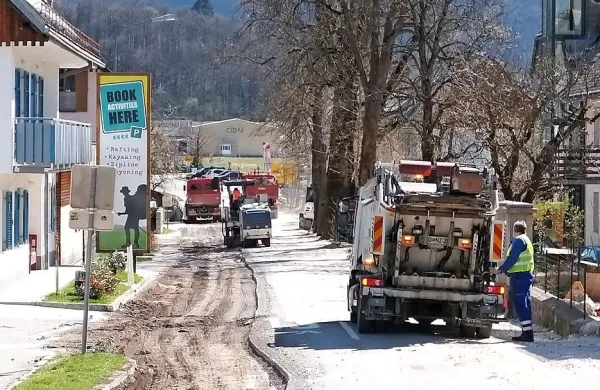 Zaradi zamude bodo do poletja uredili komunalno infrastrukturo 
in cesto do vrtca, jeseni pa naprej do Mercatorja.