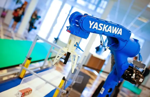 Yaskawina kočevska tovarna robotov uradno začenja proizvodnjo