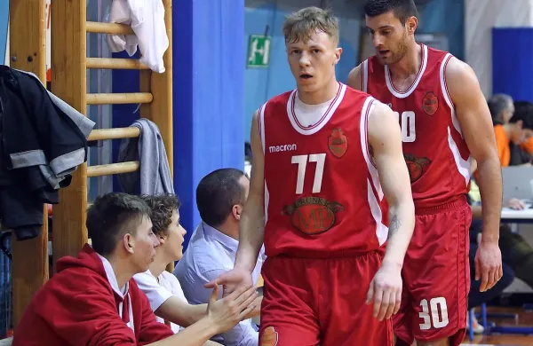 Tudi Nik Kučej (št. 77) in Andro Krstinić (št. 30) sta prispevala   k 
napredovanju Sežancev v polfinale.

