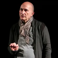  Jean-Claude Gal, vodja gostiteljskega gledališča Théatre du 
Pélican