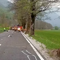 V hudi prometni nesreči na Kobari&scaron;kem umrle tri osebe