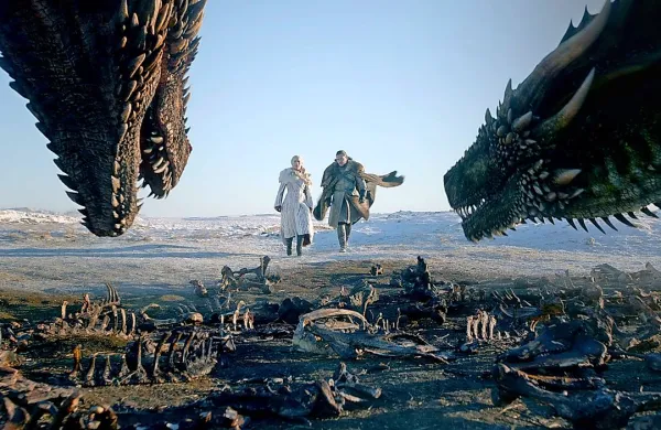 Ameriška televizijska hiša HBO je v noči na ponedeljek po 
srednjeevropskem času premierno predvajala prvi del zadnje 
sezone epske televizijske serije Igra prestolov. V Sloveniji bodo 
ljubitelji sage prišli na svoj račun danes ob 20. uri.