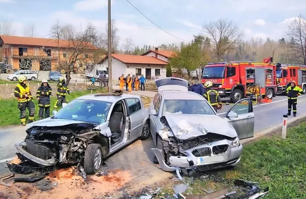 Avtomobila čelno trčila