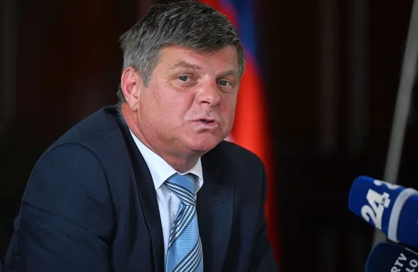 Predsednik ljubljanskega okrožnega sodišča Marjan Pogačnik (na 
fotografiji) je danes v izjavi za medije dejal, da je sodnika 
Zvjezdana Radonjića zaprosil za pojasnila glede navedb o pritiskih 
pri sojenju Milku Noviču.