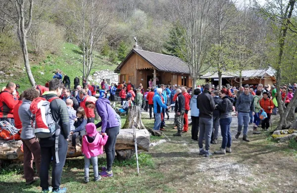 Pohoda na Malo goro se vsako leto udeležijo številni pohodniki od 
blizu in daleč.  