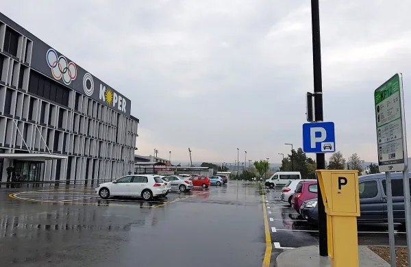 Kratkotrajnega brezplačnega parkiranja ne bo