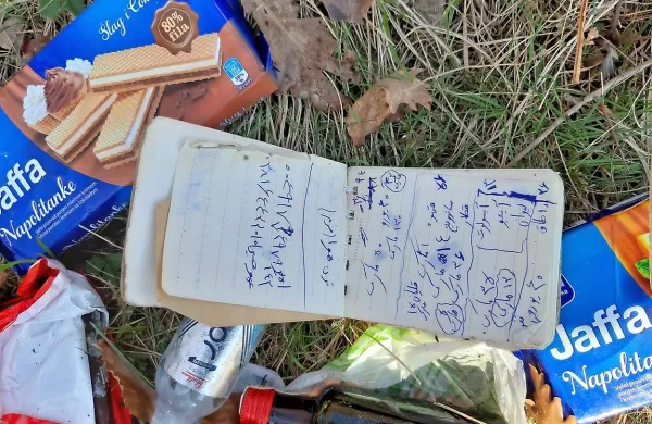 Občina Ilirska Bistrica od vlade zahteva, naj plača čiščenje divjih 
odlagališč za migranti.