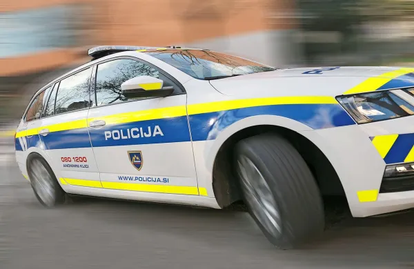 Na vipavski hitri cesti promet za več ur ohromili dve prometni nesreči