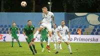 Žiga Lipušček (v skoku) je v letošnji sezoni štirikrat zatresel mrežo 
tekmecev, enkrat tudi Olimpijino.