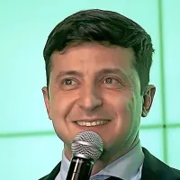 Ukrajinski komik Volodimir Zelenski je na nedeljskih predsedniških volitvah v Ukrajini zmagal z veliko prednostjo.