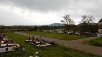 Prostor za raztros pepela nameravajo urediti v novem delu 
pokopališča v križu.