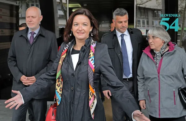  Kot pravi nosilka liste SD Tanja Fajon, želijo doseči spremembe, s 
katerimi bodo ljudem povrnili moč, zaupanje in občutek varnosti.