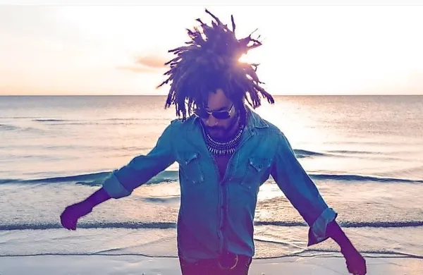 Lenny Kravitz se v Ljubljano vrača po 15 letih. Leta  2004 je za 
Bežigradom predstavil album Baptism. 