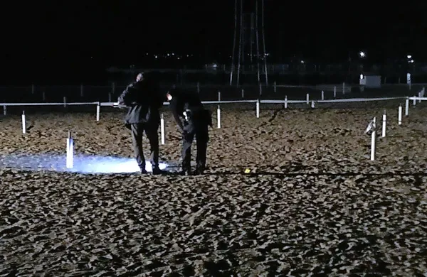 Kriminalisti, policisti in forenzični tehniki so 21. aprila lani še 
dolgo v noč preiskovali prizorišče popoldanskega streljanja na 
plaži.