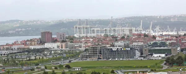 Urejanje prostora je zahtevno zaradi številnih posledic, ki jih 
prinese. 