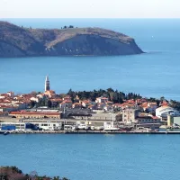 Obetajo se vi&scaron;je cene Komunale