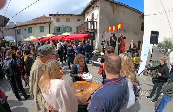&Scaron;martno v znamenju vina in kulinarike