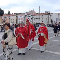 Sveti Jurij je kljub dežju prinesel pomlad