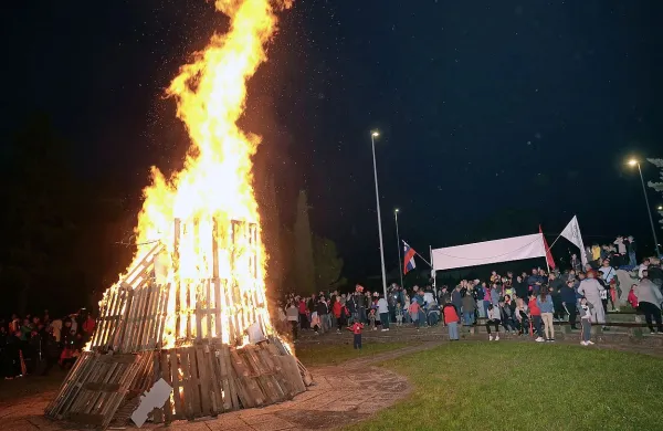 Pohod z baklami in kres na Markovcu