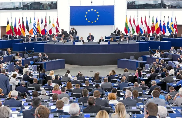 Med 751 poslanci Evropskega parlamenta (2014-2019) je osem slovenskih predstavnikov.