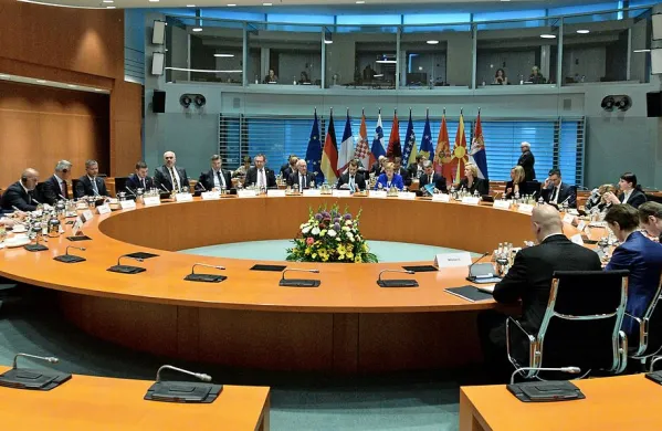 Na  neformalnem vrhu o Zahodnem Balkanu v Berlinu niso dosegli 
obnove zastalega dialoga med Kosovom in Srbijo. 