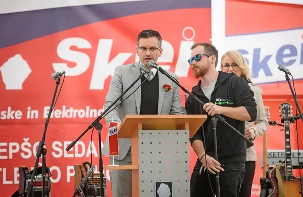 Premier Marjan Šarec je bil slavnostni govornik na prvomajskem 
srečanju na Ravnah na Koroškem.