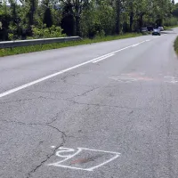 V hudi prometni nesreči  na stari cesti Bertoki-Bivje je umrl 37-letni 
domačin.