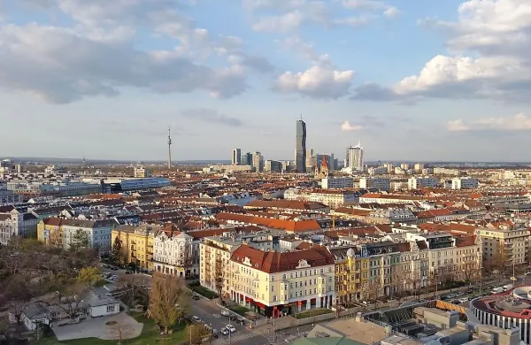 Avstrijska vlada namerava v prihodnjih letih veliko bolj znižati 
davke, kot je načrtovala sprva.