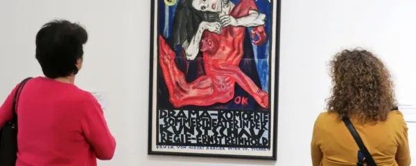 Med najbolj znana dela Oskarja Kokoschke sodi  izzivalni plakat za 
kontroverzno uprizoritev njegove ekspresionistične drame Morilec, upanje žensk (1909).  