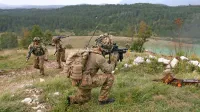Na obrambnem ministrstvu priznavajo, da je vadišče Poček preveč 
dragoceno, da bi se mu kar odrekli.