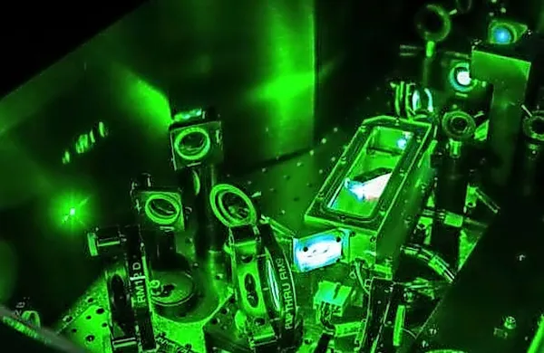 Raziskovalca Univerze v Novi Gorici s ključno vlogo pri razvoju rentgenskega laserja