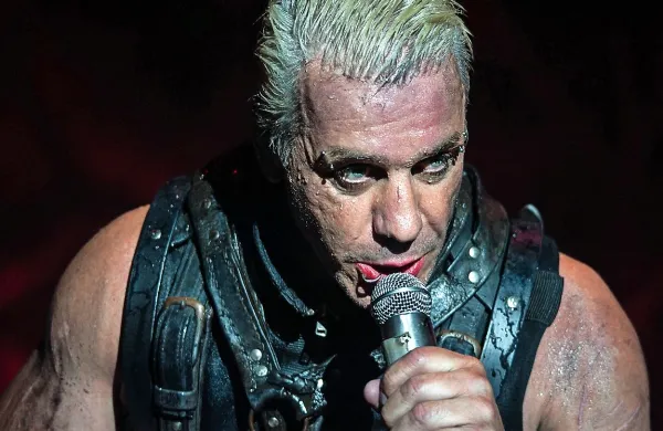 Oboževalci industrijskega metal benda Rammstein iz Nemčije so 
morali dolgo čakati na njihov naslednji izdelek, zdaj je tik pred 
izidom. 