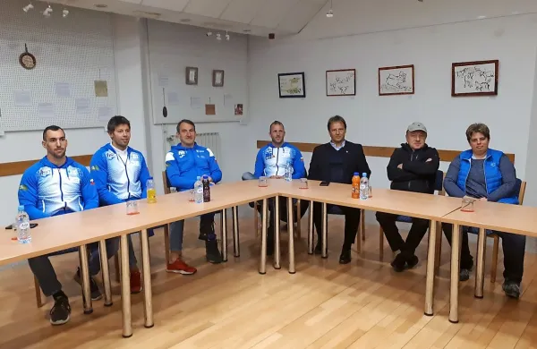 Slovenska reprezentanca v spustu pričakuje,  da bo na domači Soči 
še obogatila zbirko odličij z velikih tekmovanj. 