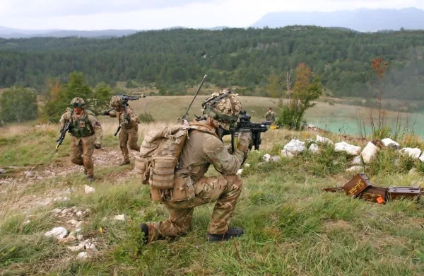 Domačini ocenjujejo, da je dogajanja na Počku preveč za normalno življenje v bližini.