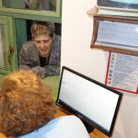 Pogosto je  ostalo pri vprašanju, kaj kdo prijavi, da nosi s seboj, in 
odgovoru, da samo ...   