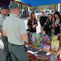 Stojnica s ponaredki, ki so jih zasegli pri pregledu blaga, predvsem 
v koprskem pristanišču. 
