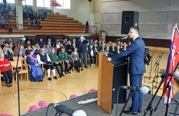 Marjan Šarec je na slovesnosti v Renčah opozoril na vrednote za 
evropsko prihodnost. 