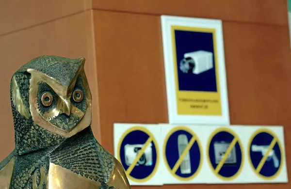 Sova išče osebe na področjih pridobivanja podatkov s tajnim 
sodelovanjem, vrednotenja in analiziranja podatkov, informacijsko-komunikacijske infrastrukture ter pravne podpore.