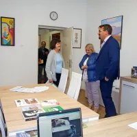 V Ajdovščini ima Karitas zdaj tudi svetovalno pisarno za družine  in  
otroke z vzgojnimi težavami.  