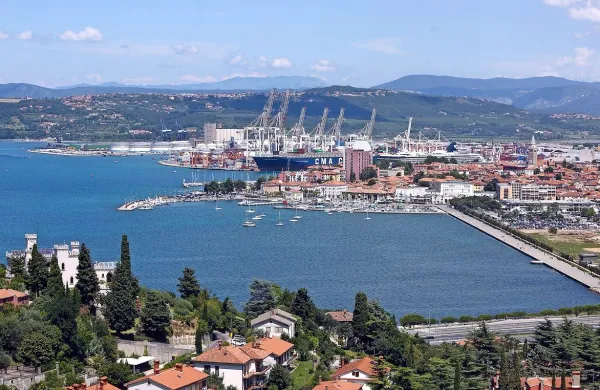 V Kopru menijo, da je prav zamenjava župana najpomembnejša 
pridobitev v zadnjem letu, a kljub temu novega župana ocenjujejo 
kot neuspešnega. 