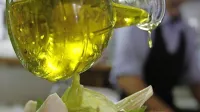 Ocenjevalci oljčnega olja vsako leto odkrijejo nekaj vzorcev, ki ne 
ustrezajo kakovosti oziroma tistemu, kar piše na etiketi.