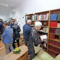 V Hi&scaron;i kulture tudi va&scaron;ka knjižnica